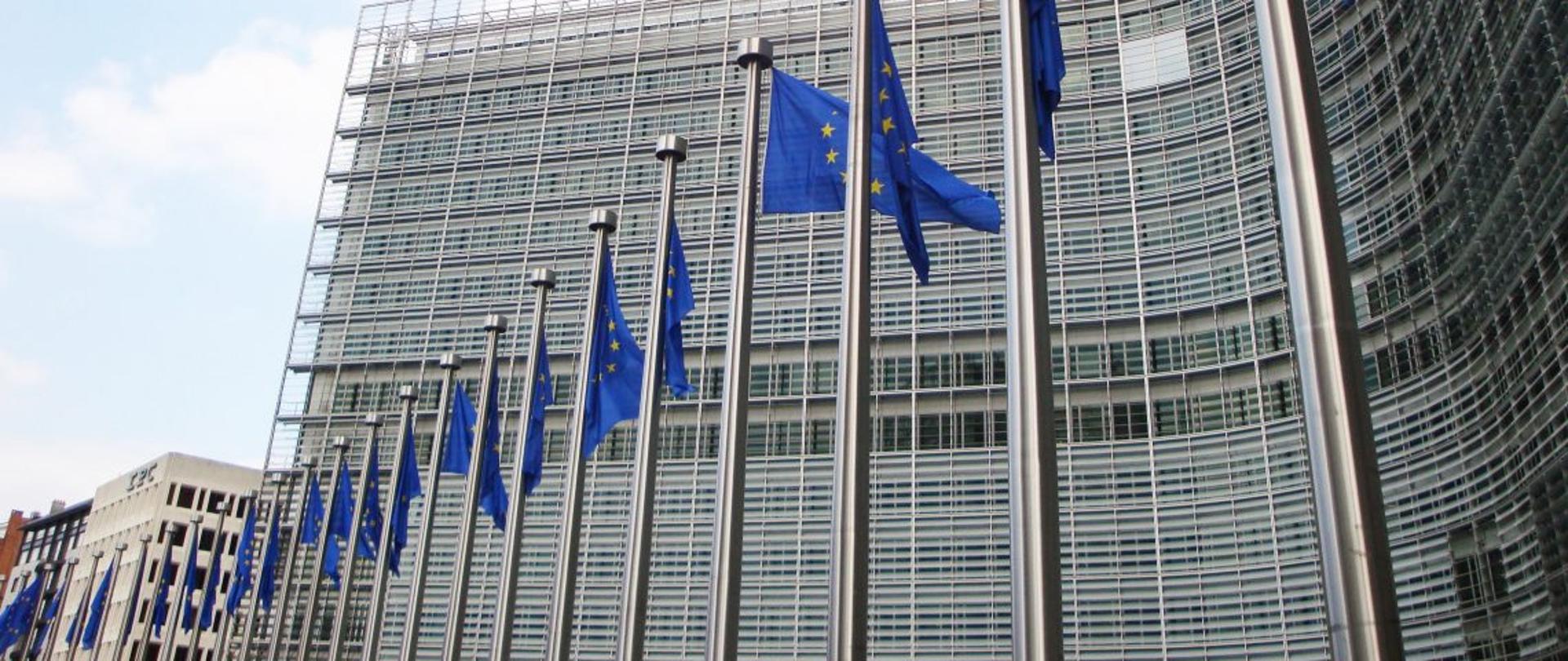 COMMISSIONE UE - attiva la procedura di infrazione all'italia